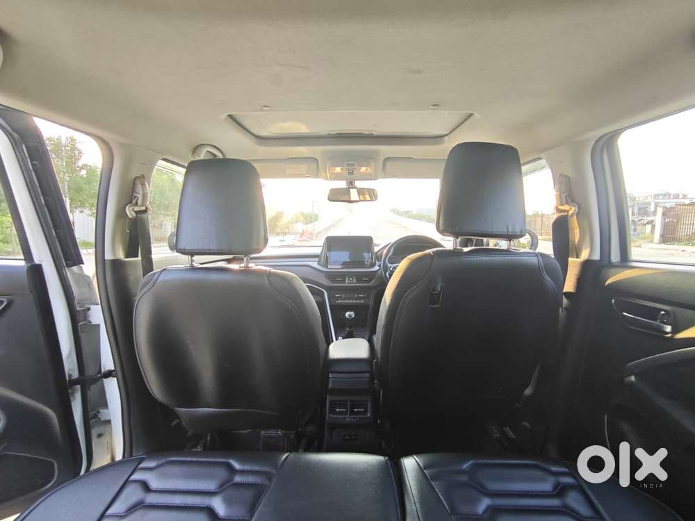 Maruti Suzuki Brezza 1.5 Zxi Plus Smart Hybrid, 2022, Petrol