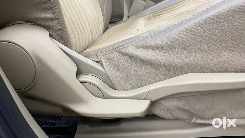 Maruti Suzuki Swift Dzire Amt Vxi, 2017, Petrol