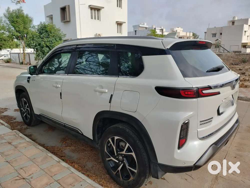 Toyota Urban Cruiser Hyryder 2024 Petrol Well Maintained