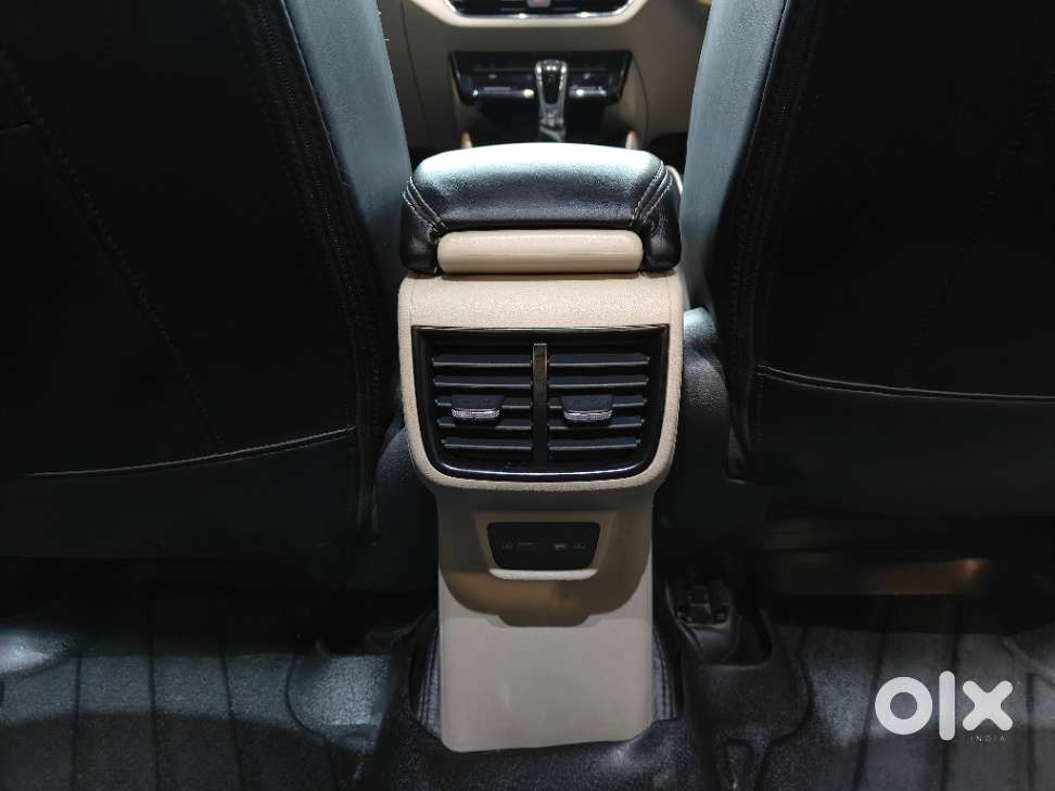 Skoda Slavia 1.0 Ambition Tsi At, 2023, Petrol