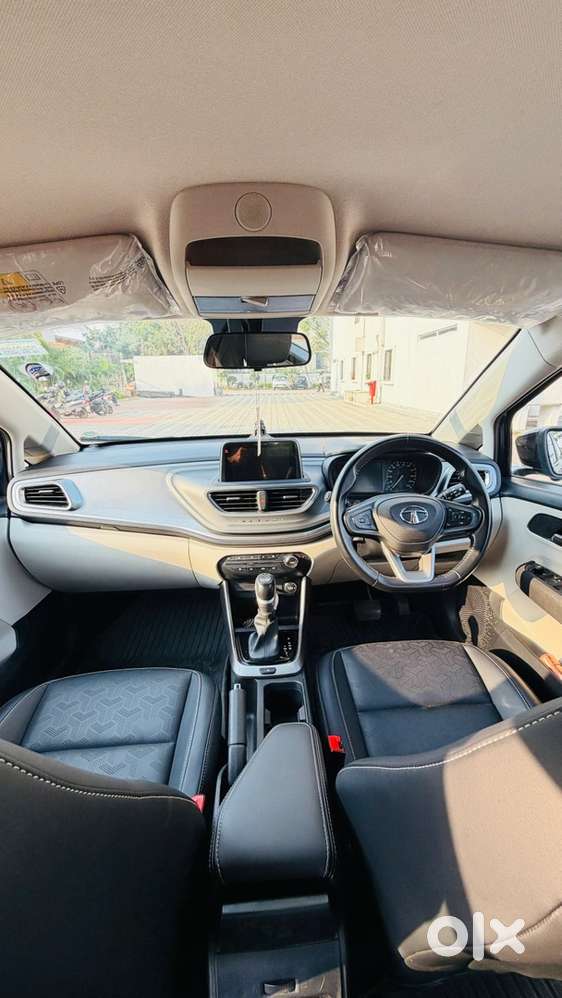 2022 Tata Altroz Petrol Automatic  9500 Km Driven
