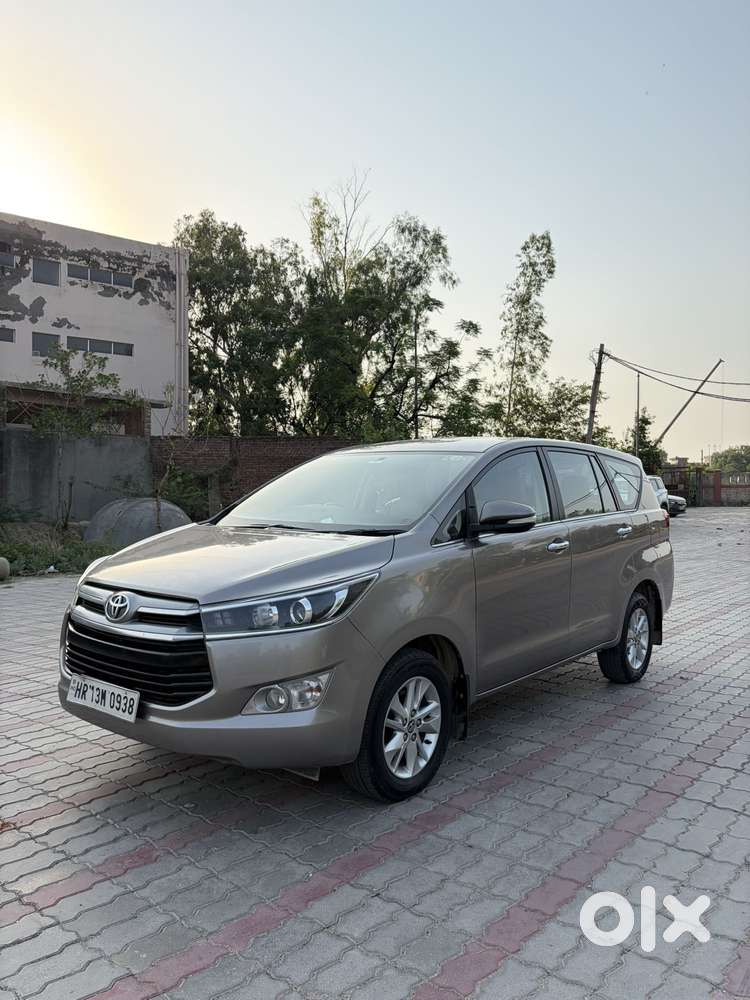 Toyota Innova Crysta 2.4 Vx Mt 8s, 2017, Diesel