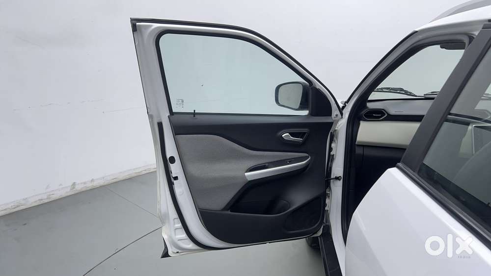 Nissan Magnite 1.0 Xv, 2021, Petrol