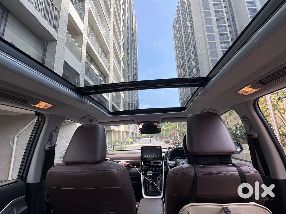 Toyota Innova Hycross 2.0 Zx Hybrid 7 Str, 2024, Petrol