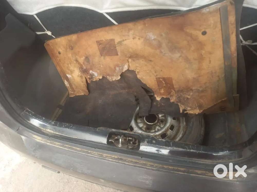 Good Condition Car Ke Enginev Mai Koi Kaam Nahi Hai