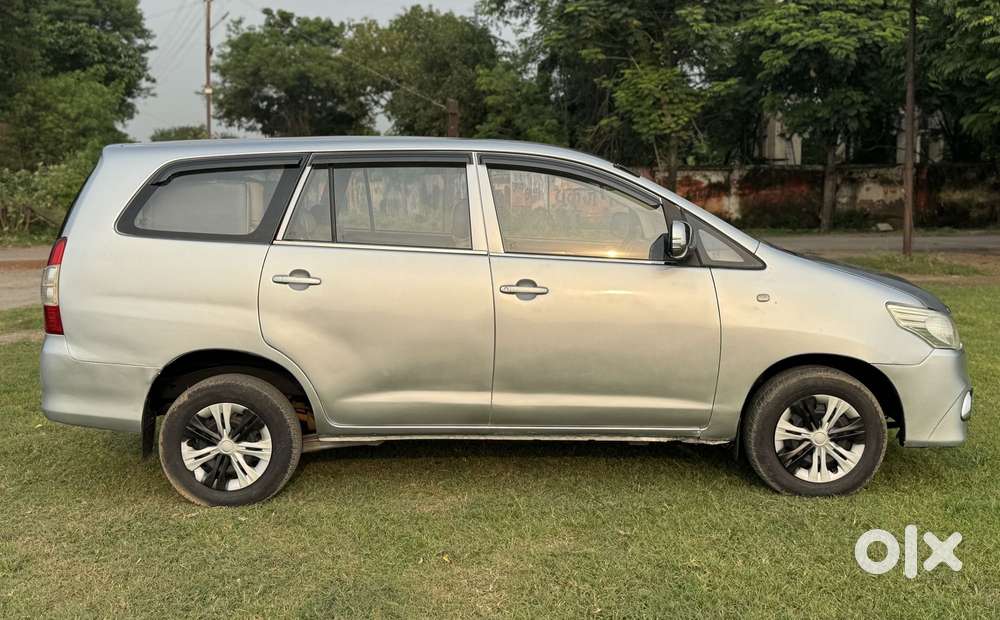 Toyota Innova 2.5 G (diesel) 8 Seater, 2015, Diesel