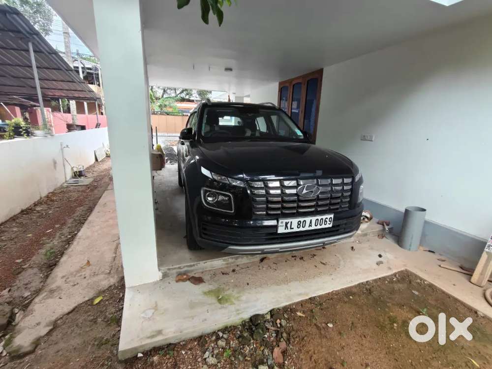 Hyundai Venue 2026 Petrol Well Maintained
