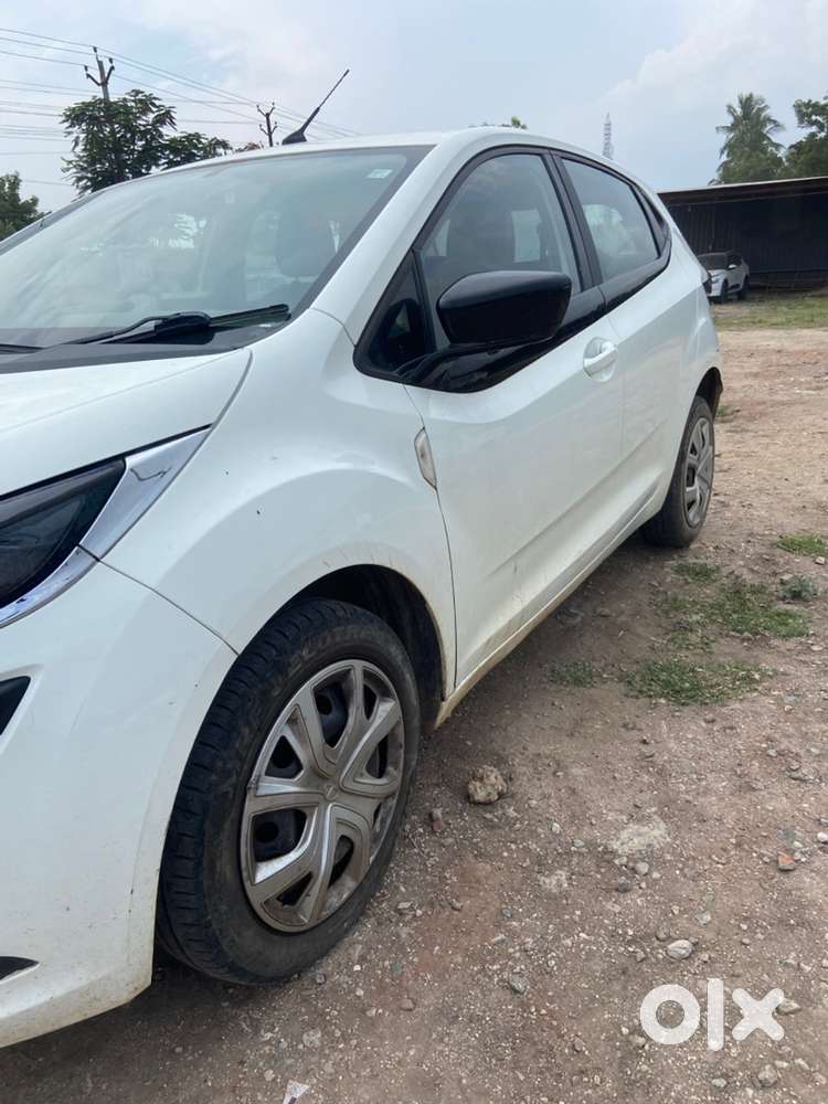 Tata Altroz Petrol 2023