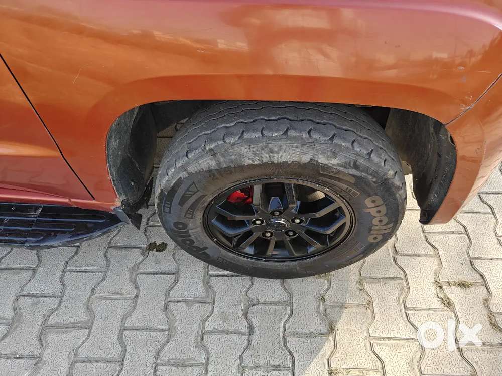 Mahindra Tuv 300 2016 Diesel 162887 Km Driven