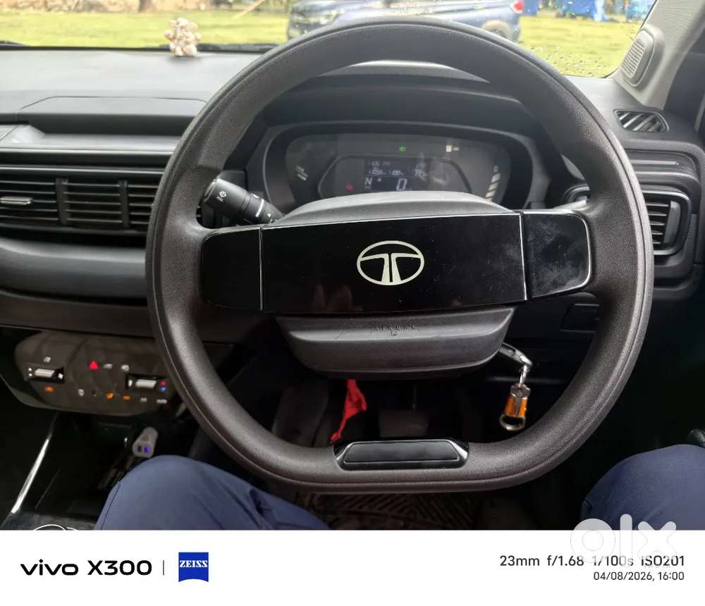 Tata Punch Ev 2025 With 300km Range (8 Air Bag Safety)