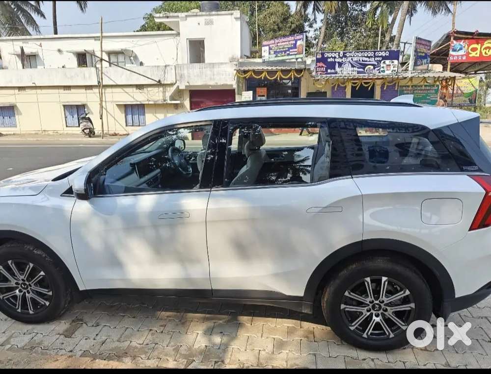 Mahindra Xuv700 2024 Petrol 14000 Km Driven