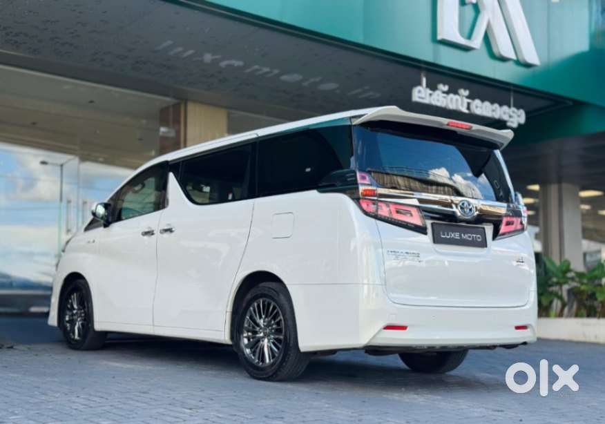 Toyota Vellfire Vip – Executive Lounge, 2022, Petrol