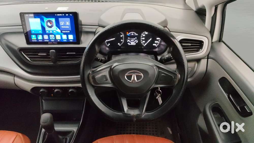 Tata Altroz 1.2 Xe, 2020, Petrol