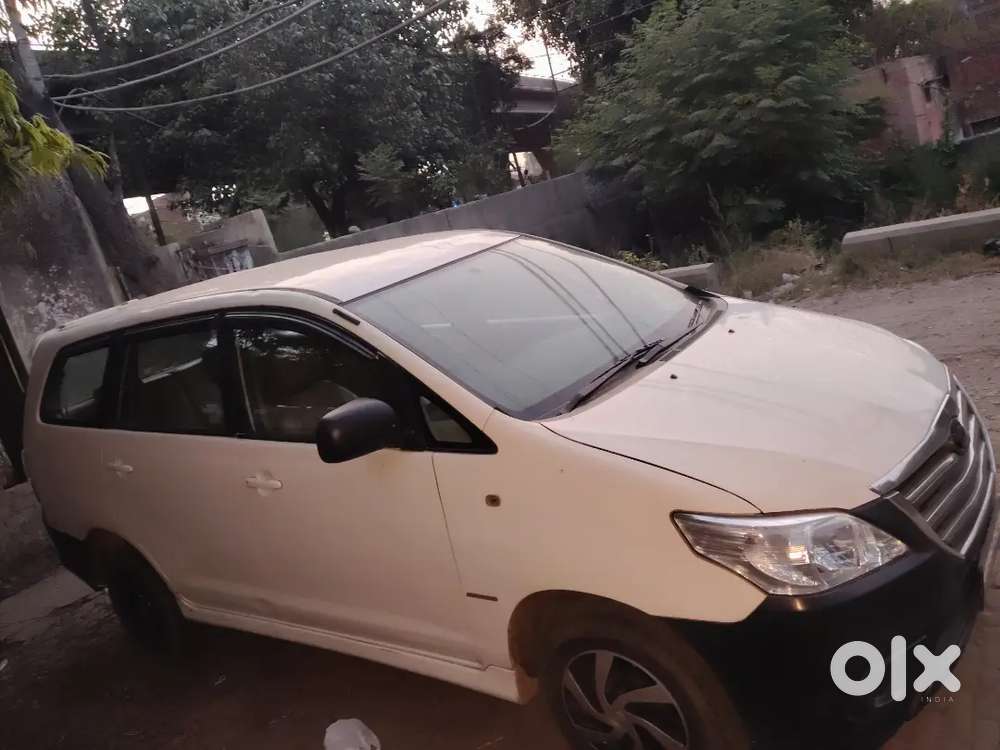 Toyota Innova 2013 Diesel 195000 Km Driven