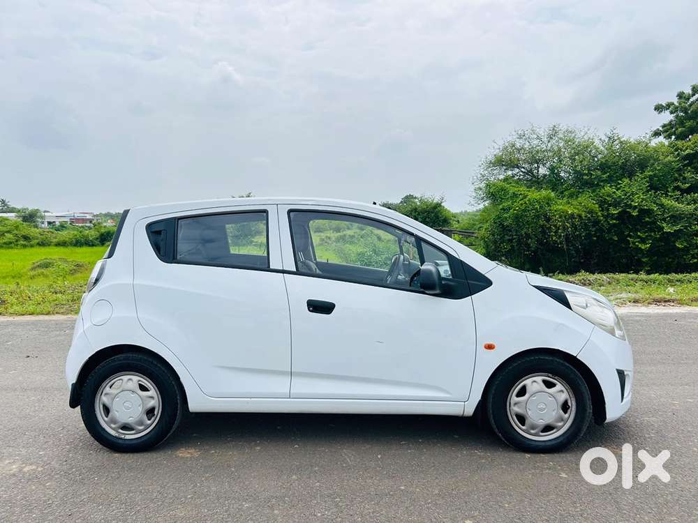 Chevrolet Beat Petrol 2013