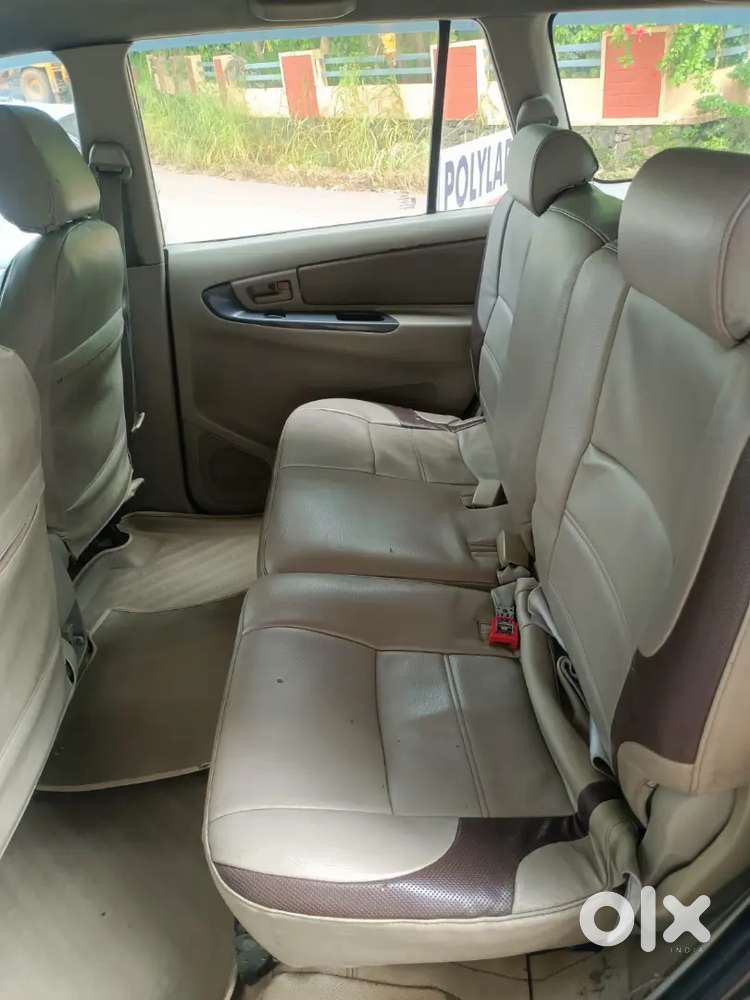 Toyota Innova 2.5 2012