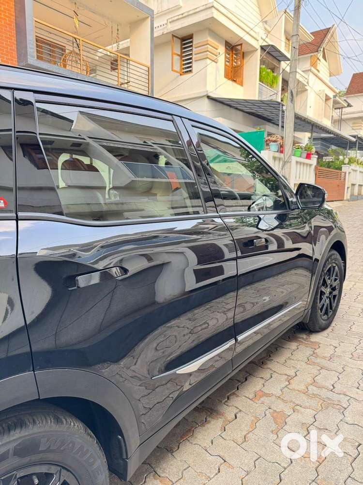 Mahindra Xuv700 2024 Diesel 14600 Km Driven