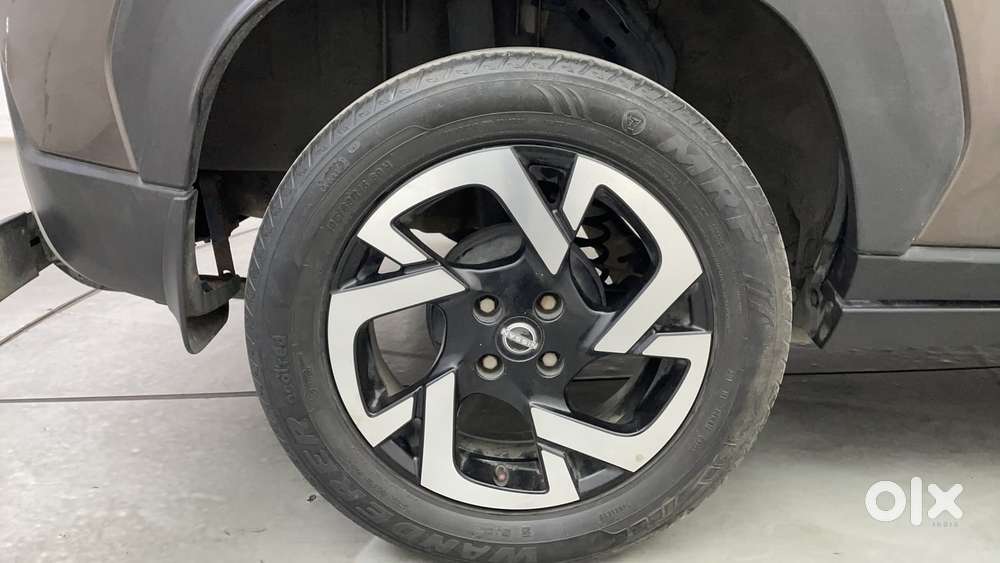 Nissan Magnite 1.0 Xv Premium, 2024, Petrol