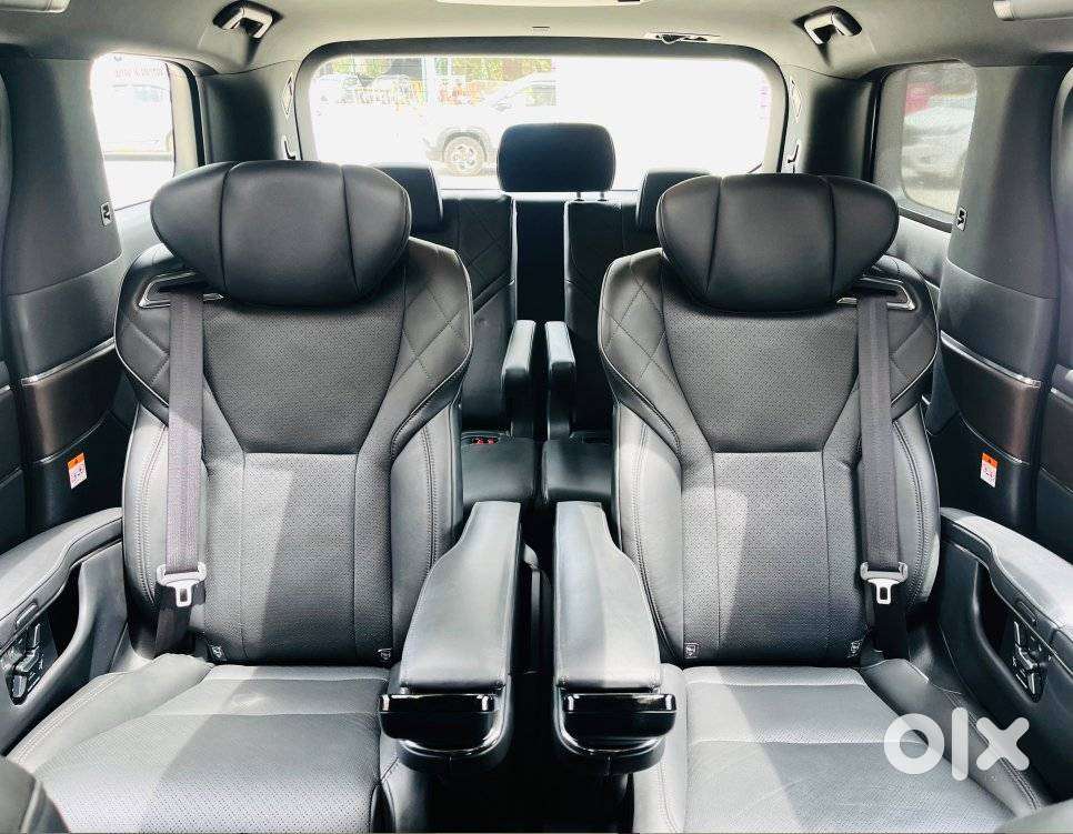 Toyota Vellfire 2.5 Executive Lounge, 2025, Petrol