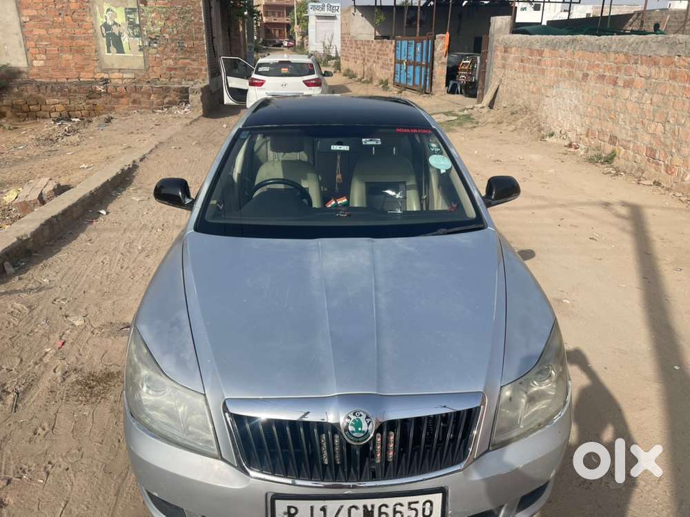 Skoda Laura 2011 Petrol Well Maintained