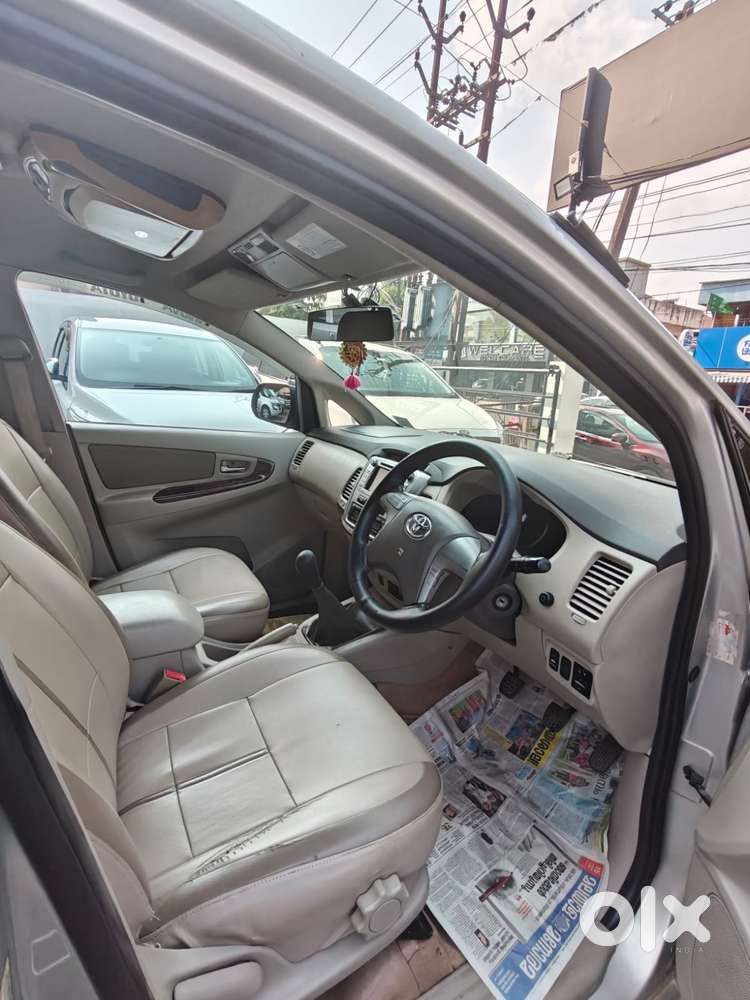 Toyota Innova 2.5 Vx 8 Seater Bs Iv, 2012, Diesel