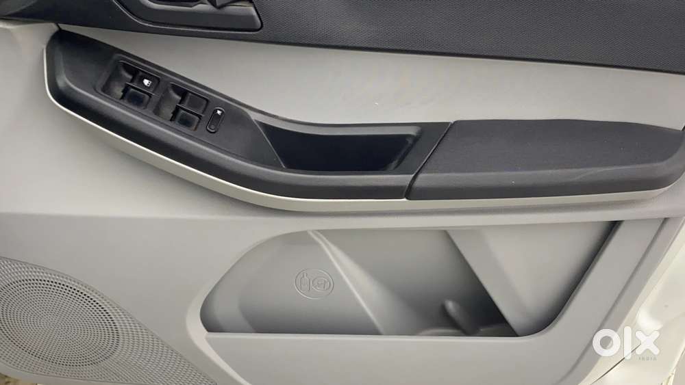 Tata Tiago 1.2 Revotron Xt Rhythm, 2023, Petrol