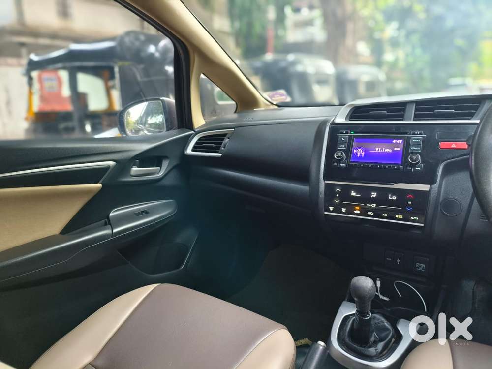 Honda Jazz V Mt Privilege, 2015, Petrol