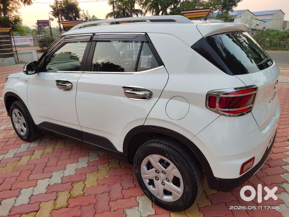 Hyundai Venue S, 2022, Petrol