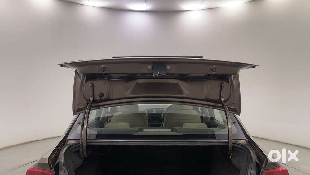 Volkswagen Ameo 1.2 Mpi Highline 16 Alloy, 2016, Petrol