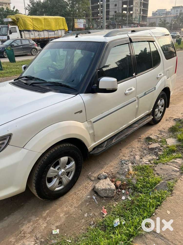 Tata Safari Storme 2017 Diesel 129500 Km Driven
