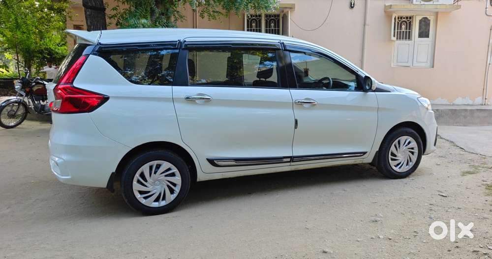 Maruti Suzuki Ertiga 1.4 Vxi Cng Anniversary Edition, 2023, Cng & Hy..