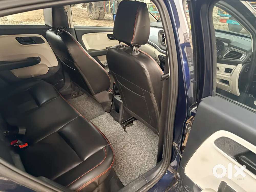 Tata Altroz 2024 Petrol Well Maintained Only 15000 Km Driven...