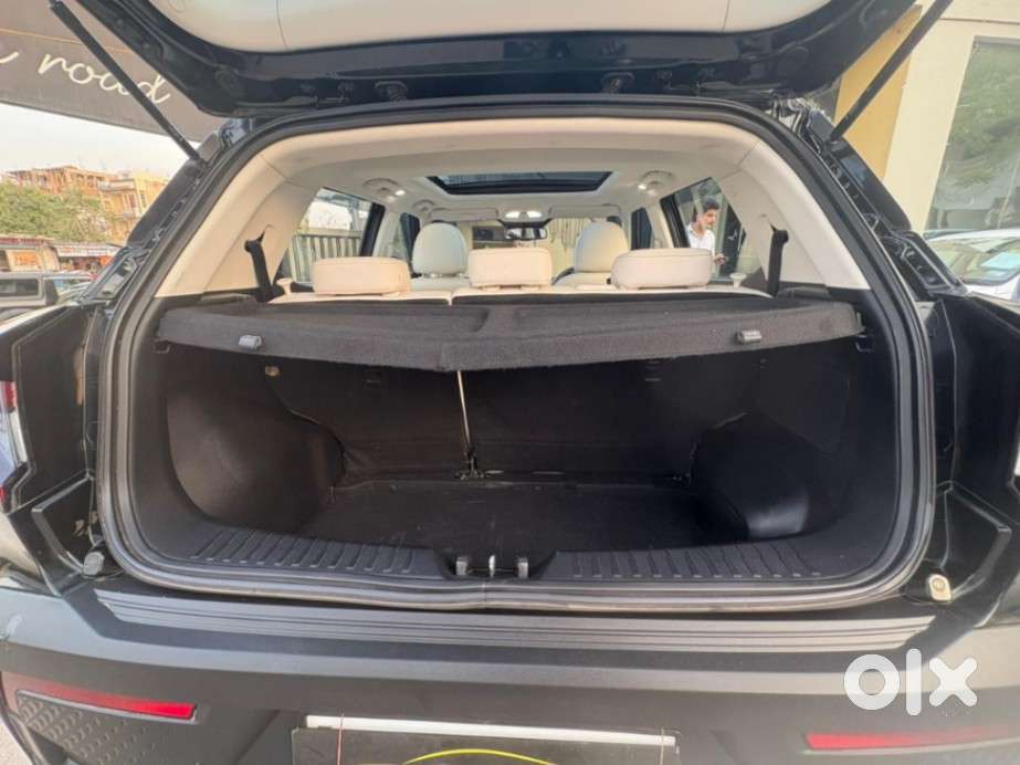 Mahindra Xuv 3xo Ax7l Petrol Mt, 2024, Petrol