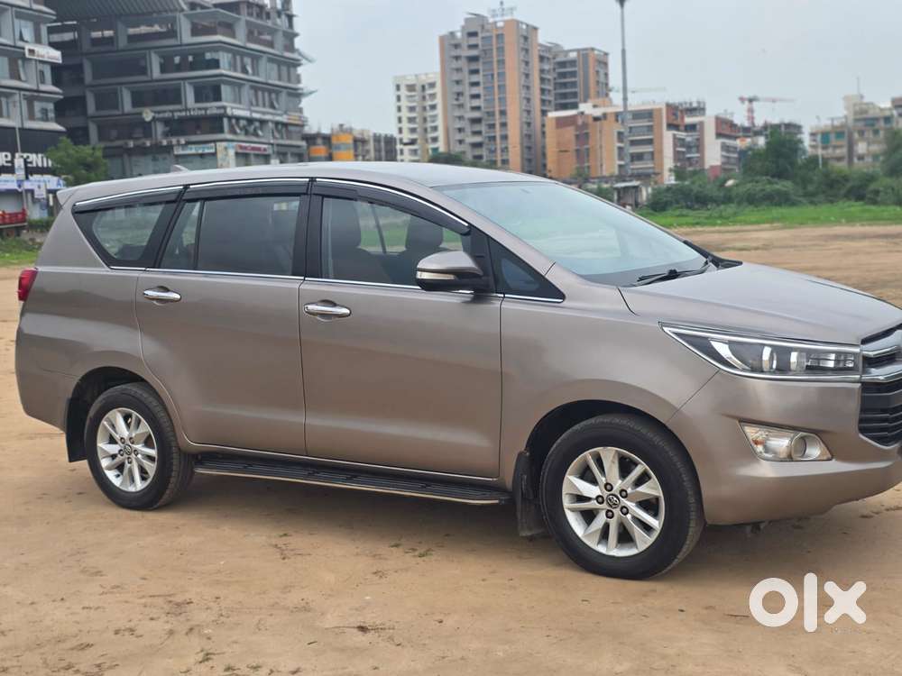 Toyota Innova Crysta 2.4 V 8 Str, 2016, Diesel