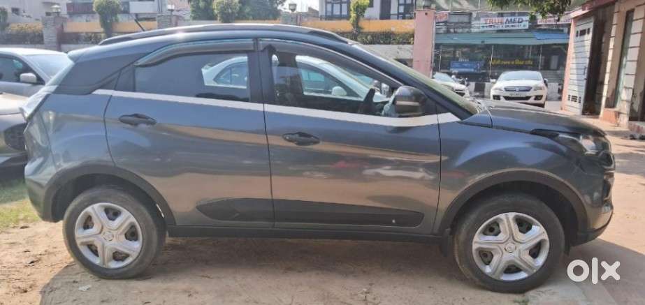 Tata Nexon 1.2 Revotron Xm (s), 2022, Petrol