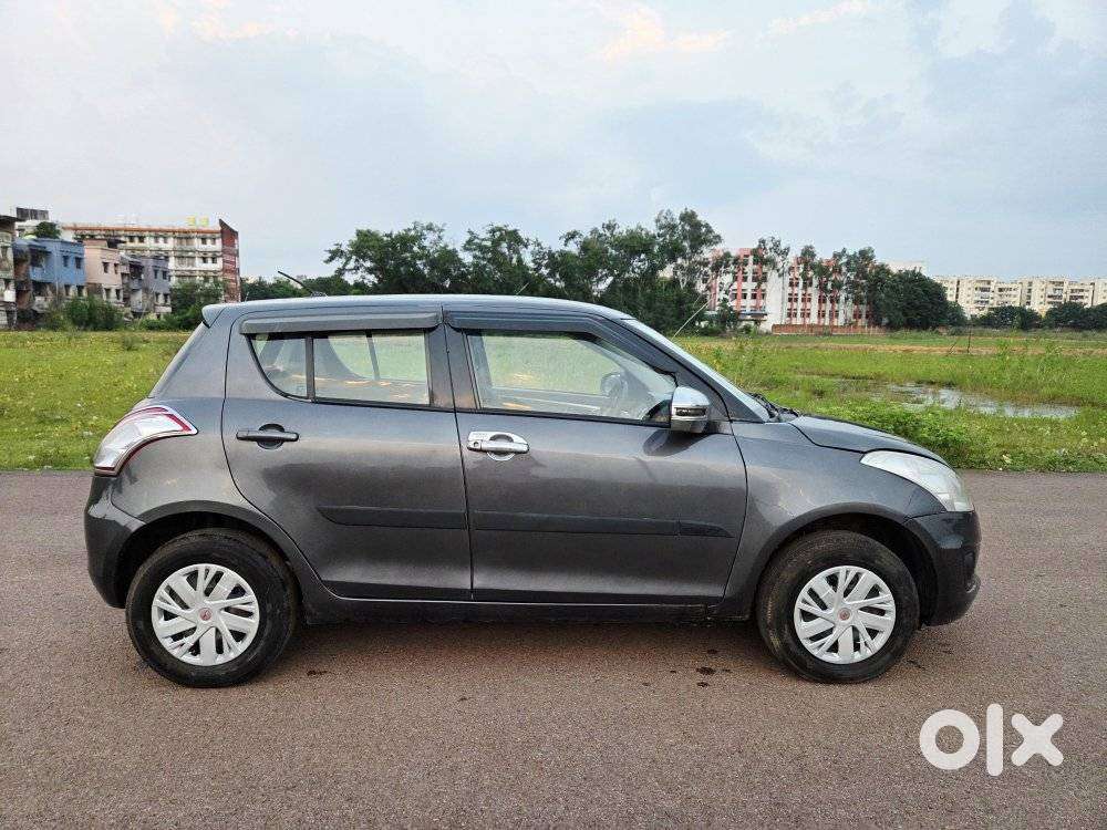 Maruti Suzuki Swift Vxi 1.2 Abs Bs-iv, 2015, Petrol