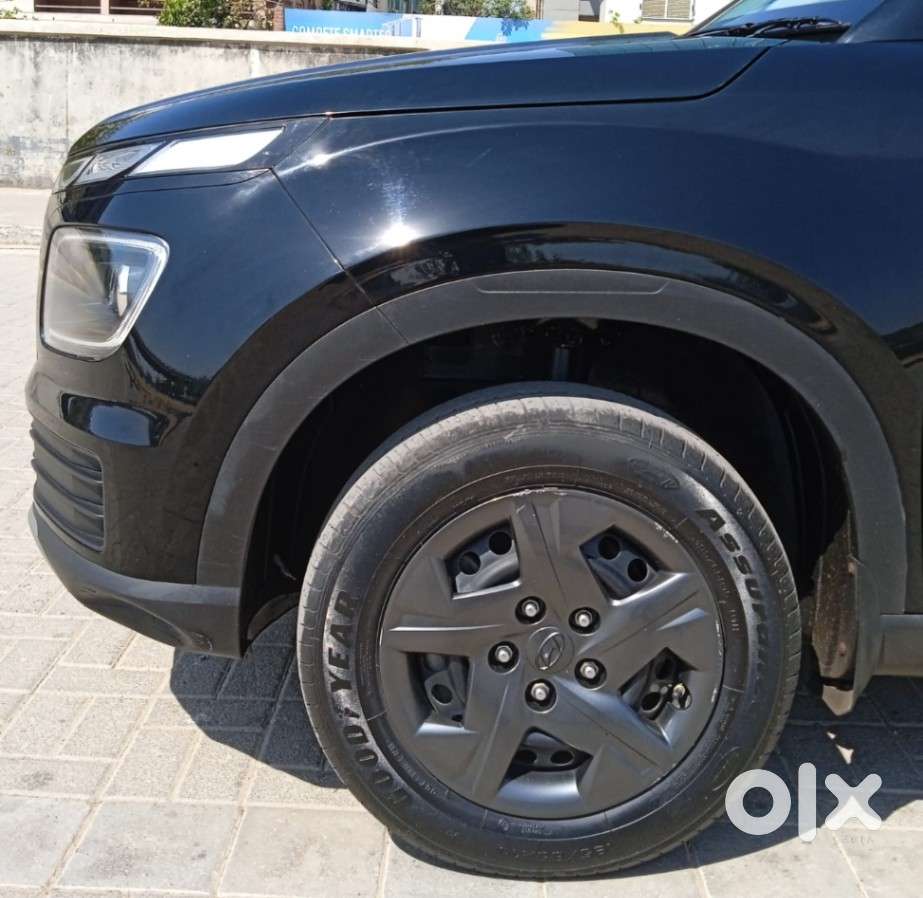 Hyundai Venue 1.2 S (o), 2024, Petrol