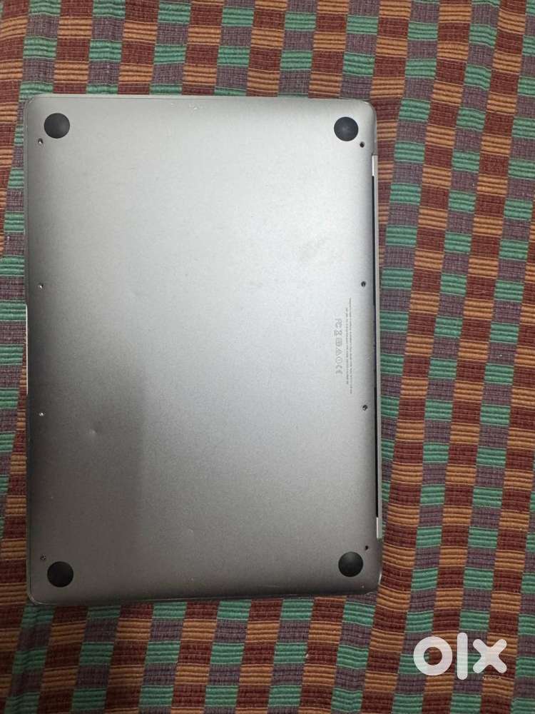 Macbook Model A1534 and iPad