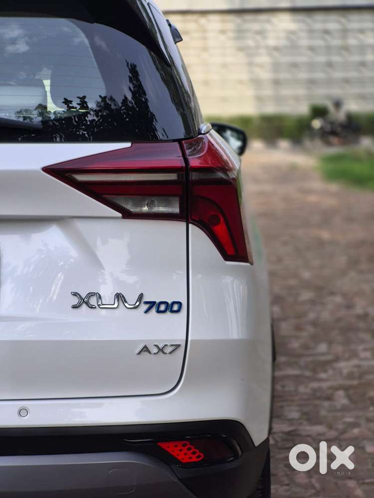 Mahindra Xuv700 2.0 Ax 7 Petrol At Str, 2024, Petrol
