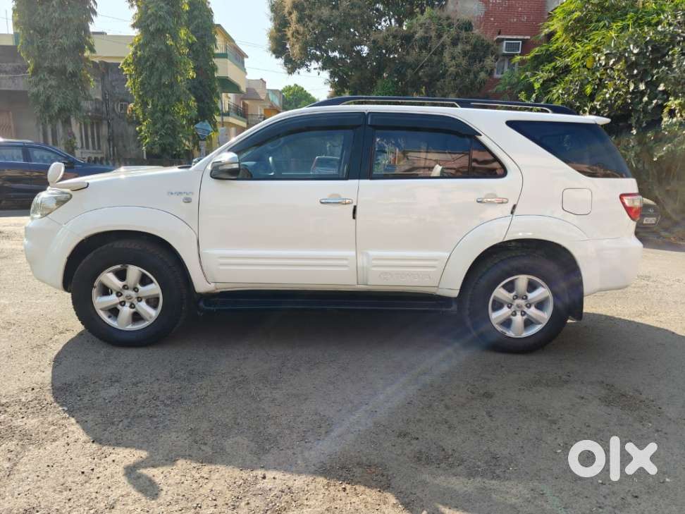 Toyota Fortuner 3.0 4x4 Manual, 2012, Diesel