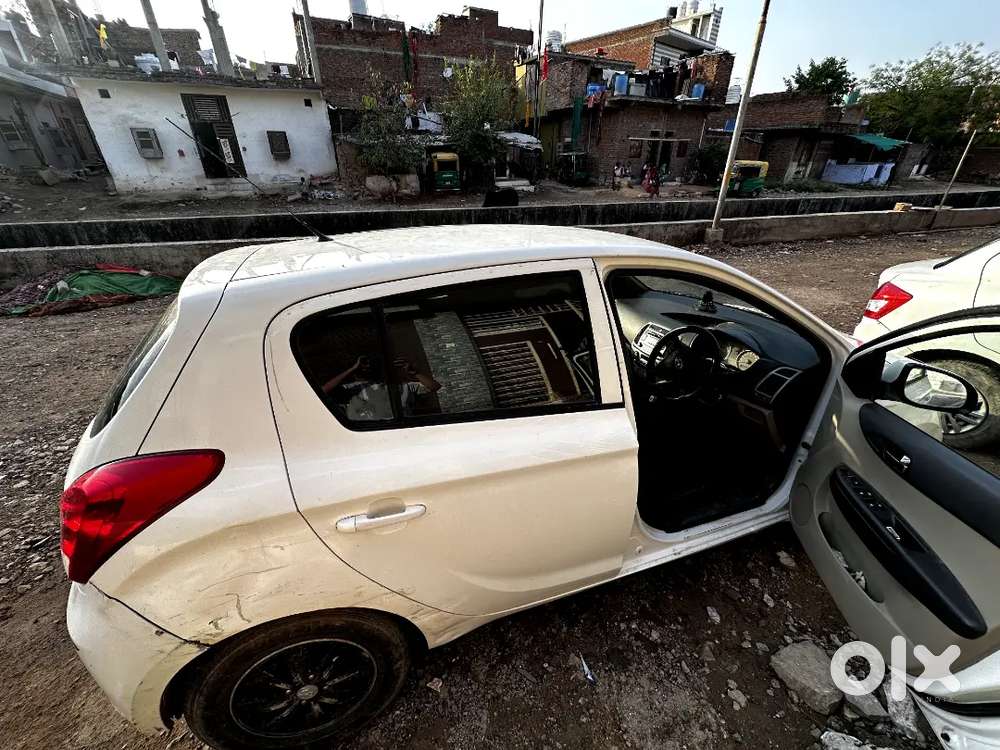 Hyundai I20 2013 Diesel 100000 Km Driven