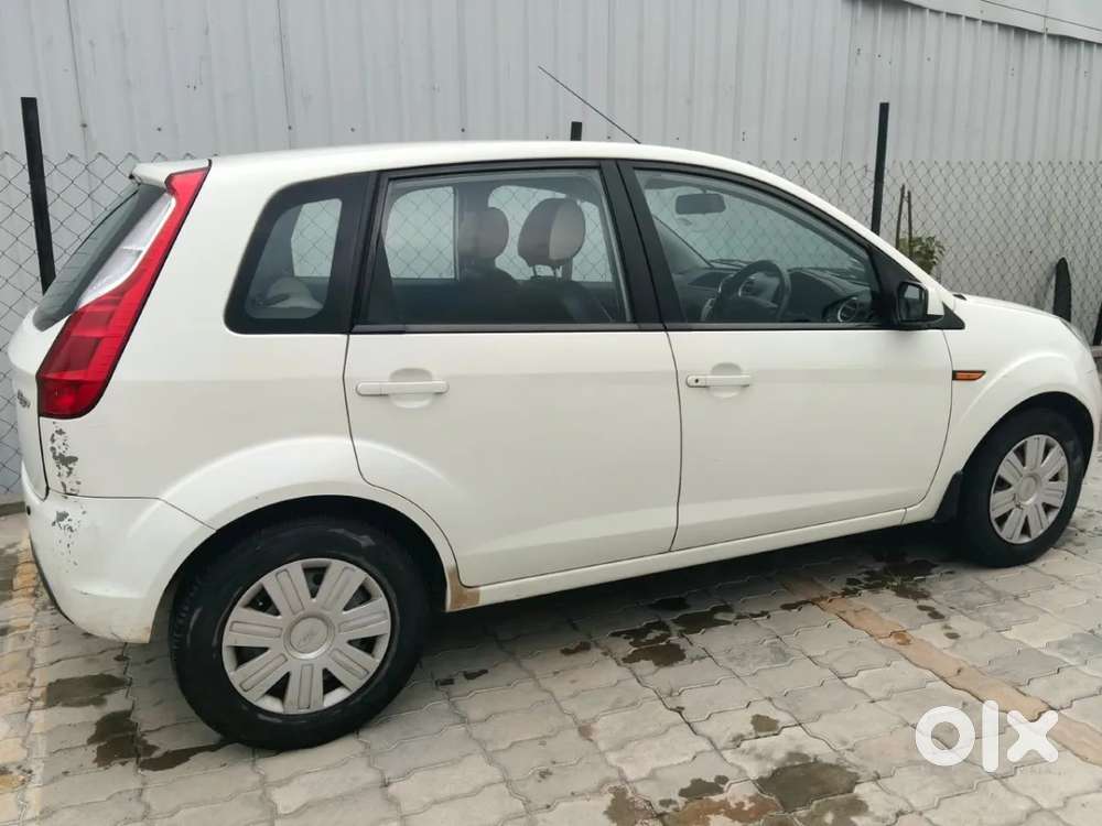 Ford Figo Petrol Lxi, 2011, Petrol