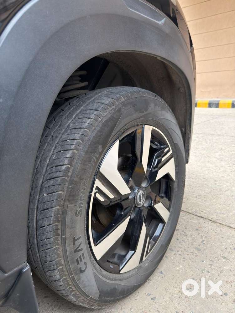 Nissan Magnite 2024 Petrol Well Maintained