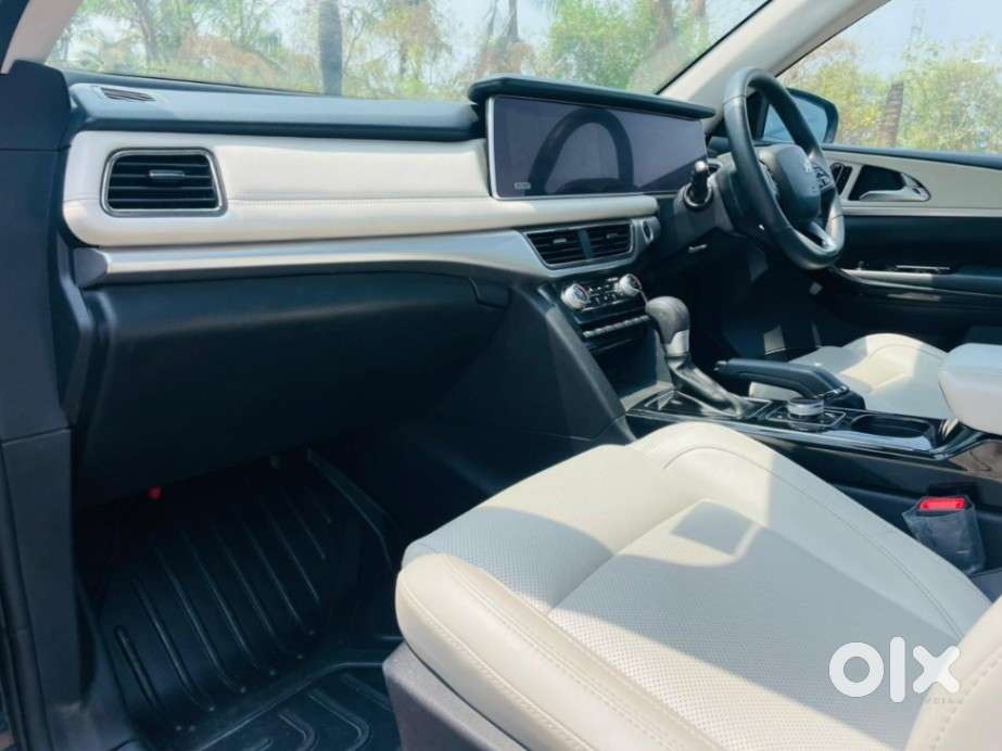 Mahindra Xuv700 2.2 Ax 7 Diesel At Str, 2025, Diesel