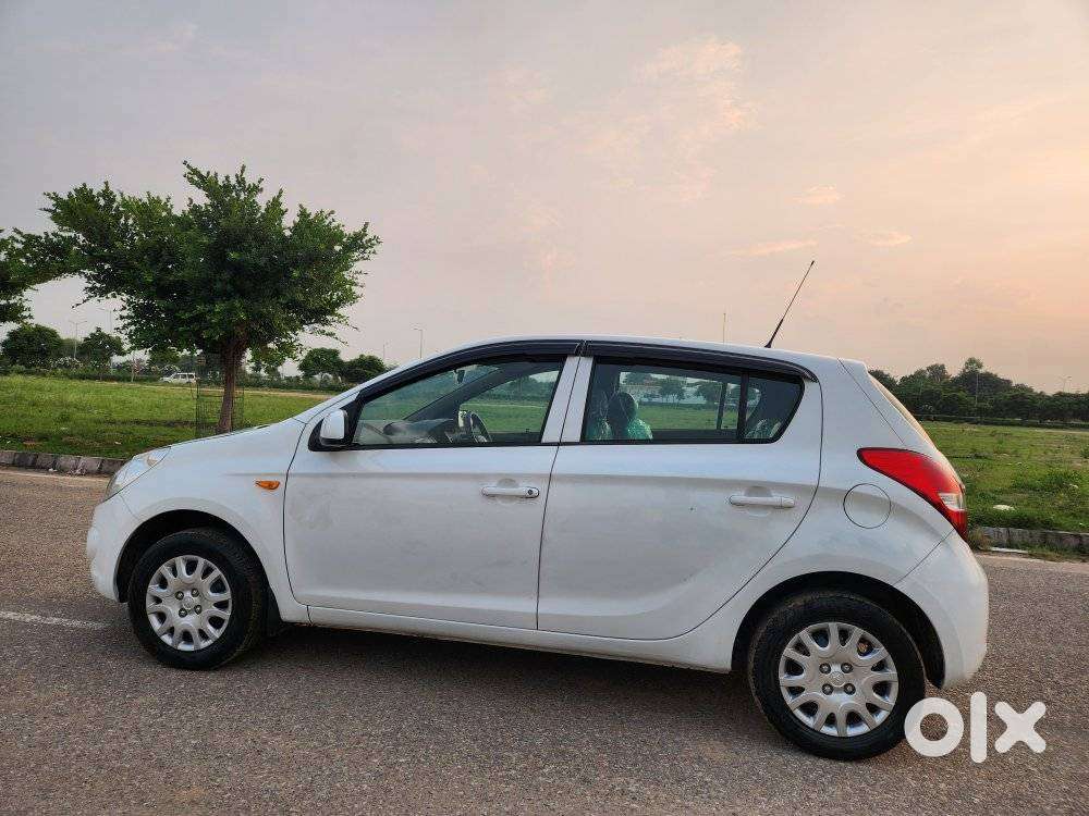 Hyundai I20 Petrol Era, 2011, Petrol