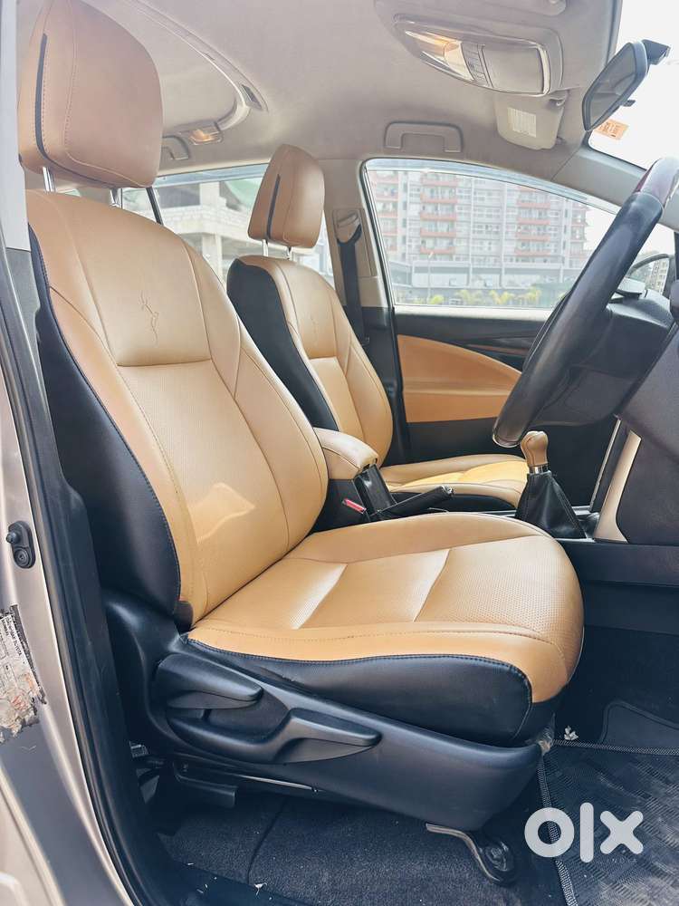 Toyota Innova Crysta 2.4 V 8 Str, 2016, Diesel