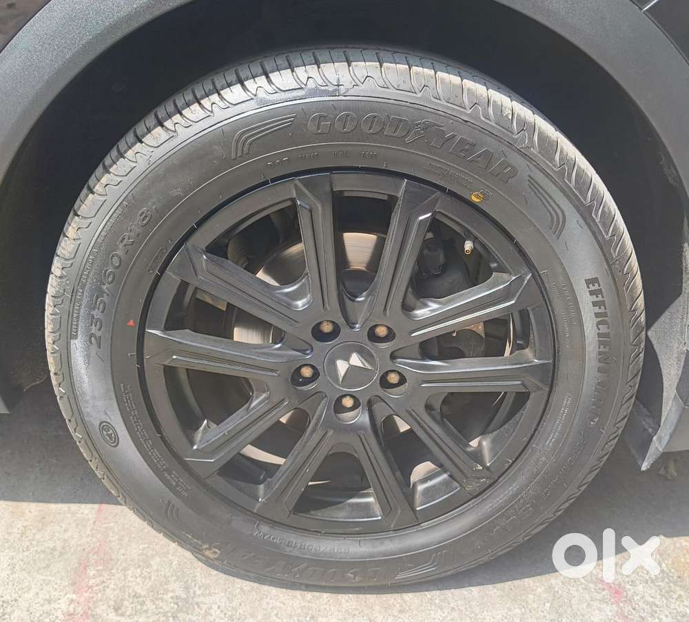 Mahindra Xuv700 2.0 Ax 7 Petrol At Luxury Pack Str, 2024, Petrol