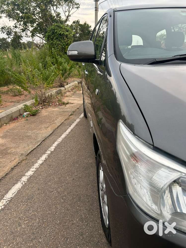Toyota Innova brand new condition with Noc and Karnataka registered