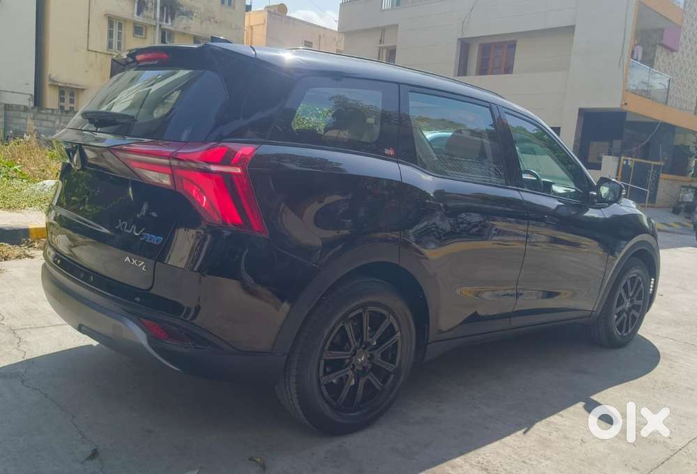 Mahindra Xuv700 2.0 Ax 7 Petrol At Str, 2024, Petrol