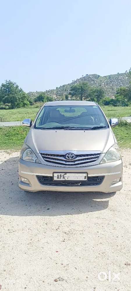 Toyota Innova 2012 Diesel Well Maintained